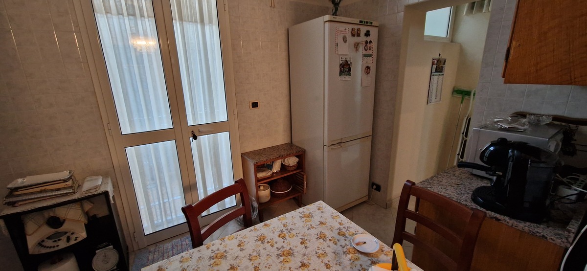 Mola di Bari – Appartamento al piano rialzato di 3 vani + acc.